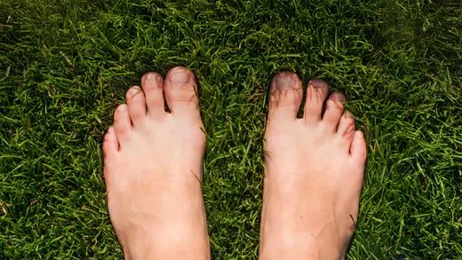 גראונדינג: מה זה ולמה זה חשוב לבריאות שלנו?